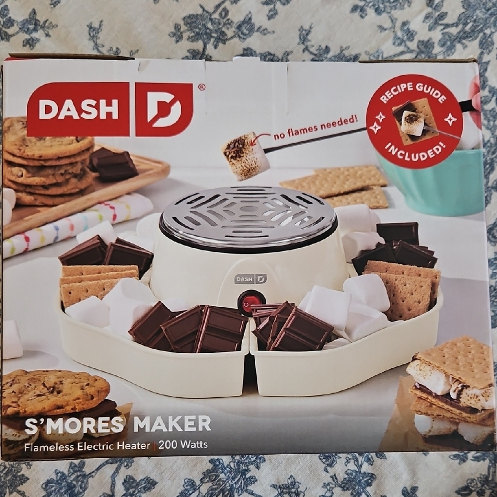 Dash S'mores Maker with Flameless Heater ~ New In Box